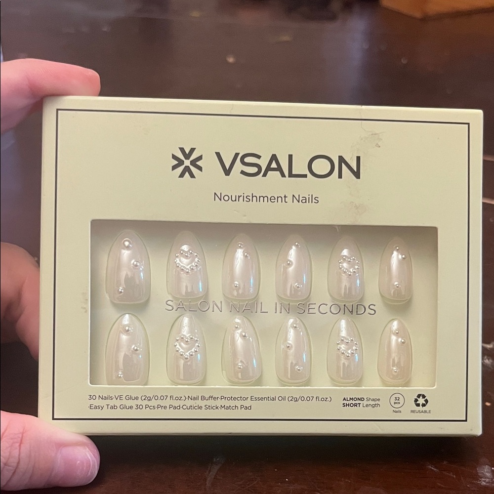 Nourishment Nails - Elegant Cream Nail Set set with Pearls